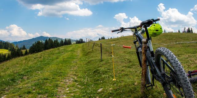 Sortie en VTT sur la route des Montagnes dans le Val d'Arly