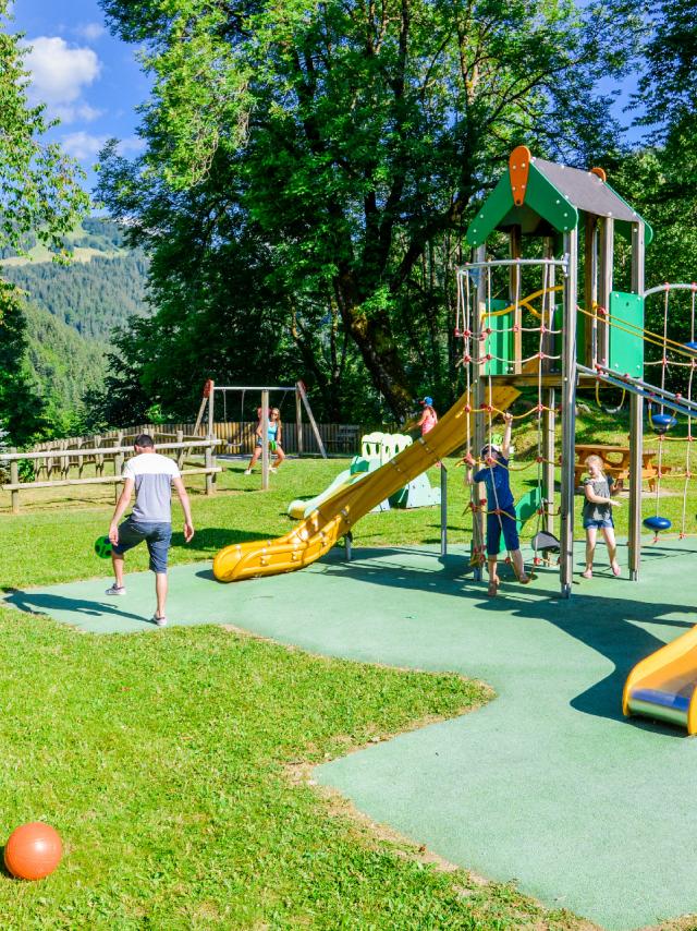 Jeux pour enfants à Notre Dame de Bellecombe