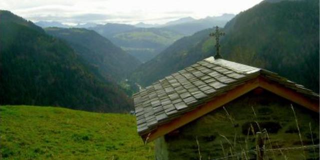 Oratoire Des Clapières Vue Sur Vallée