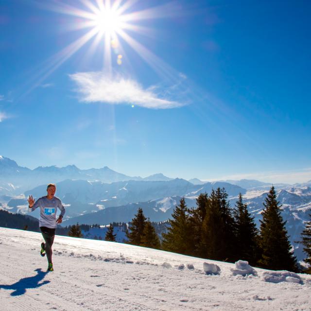 aravis-snow-trail-coureur-et-mont-blanc.jpg