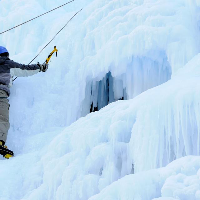 Cascade De Glace et alpinisme aux alentours du Val d'Arly