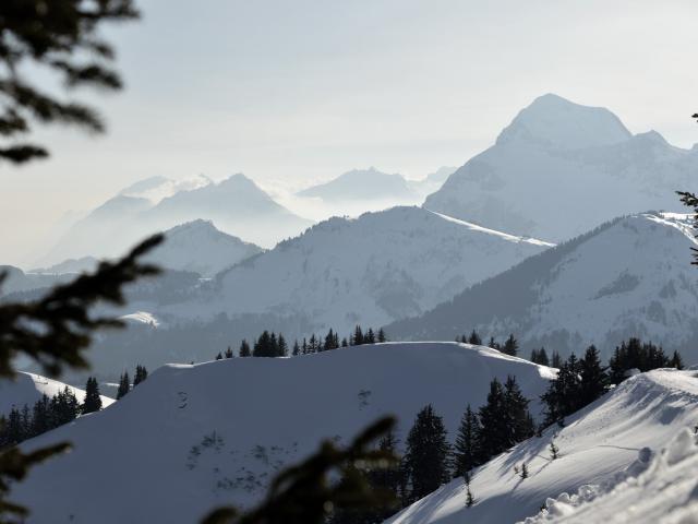 Le Mont Charvin en Hiver vue depuis le Torraz à la Giettaz