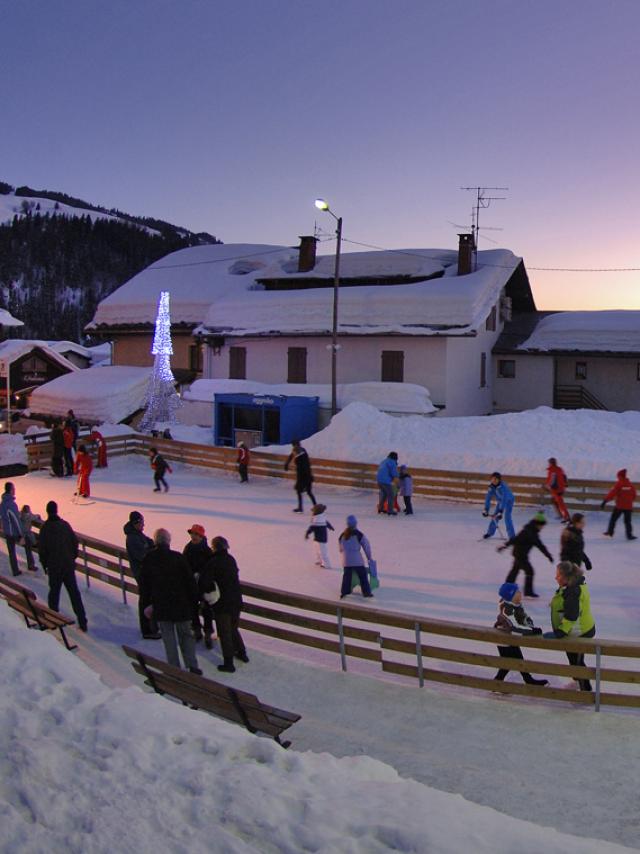 patinoire-notre-dame-de-bellecombe.jpg