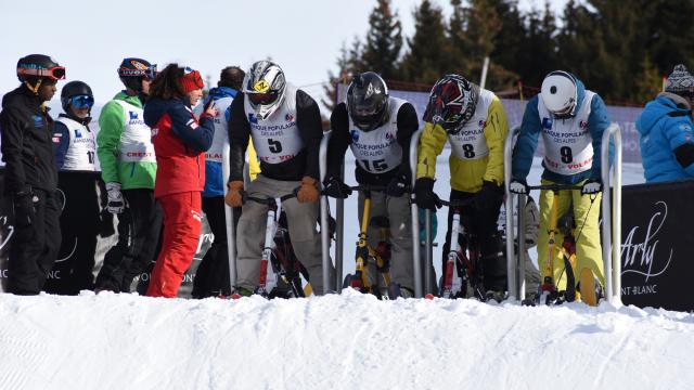 Ligne de départ en Skibob