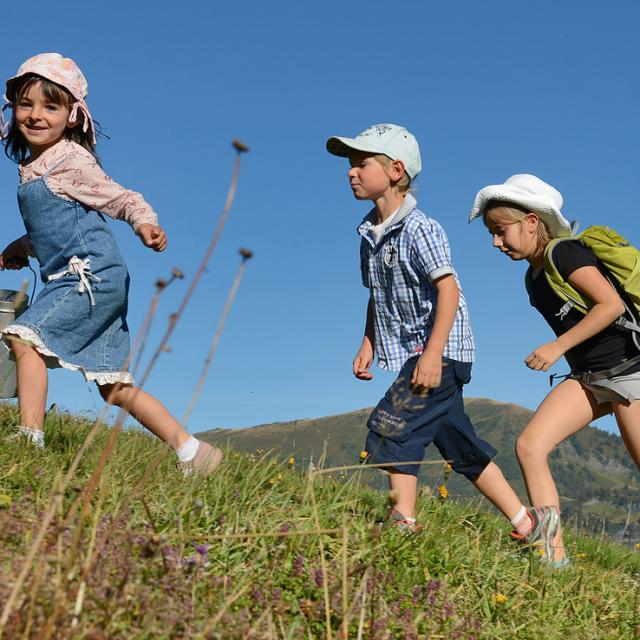 Randonnées en famille dans le Val d'Arly