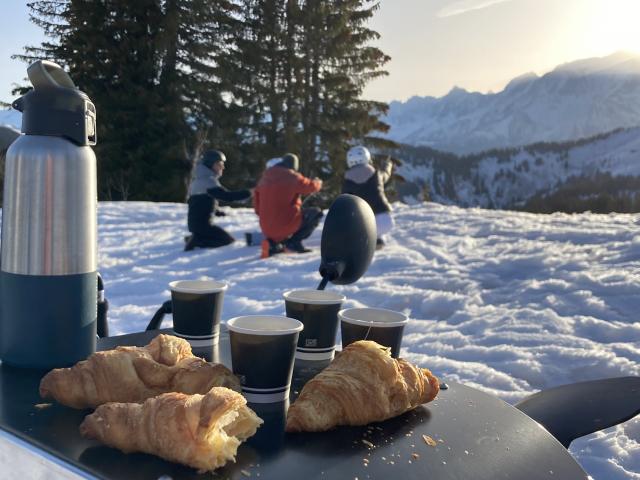 swincar-cafe-croissants-hiver.jpg