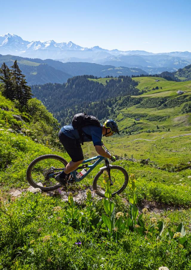 Cedric Tassan VTT dans le Val d'Arly