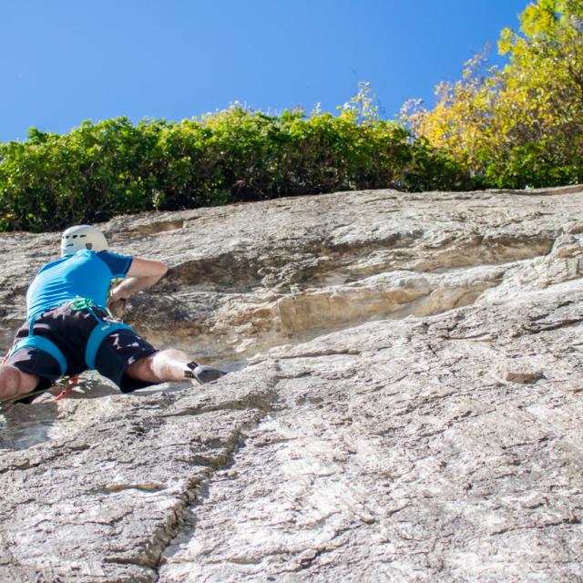 Mur d'escalade naturel à Flumet - La Carrière