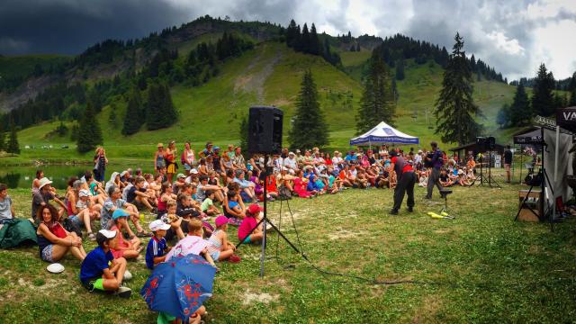 Spectacle des Colporteurs de rêves à Théâtre monte en Alpage