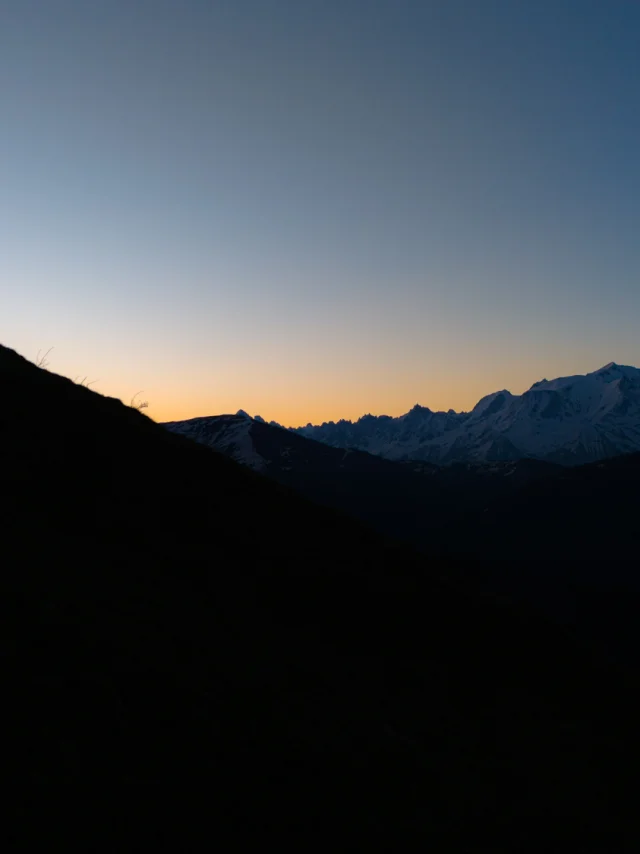 Lever de soleil en VTT dans le Val d'Arly